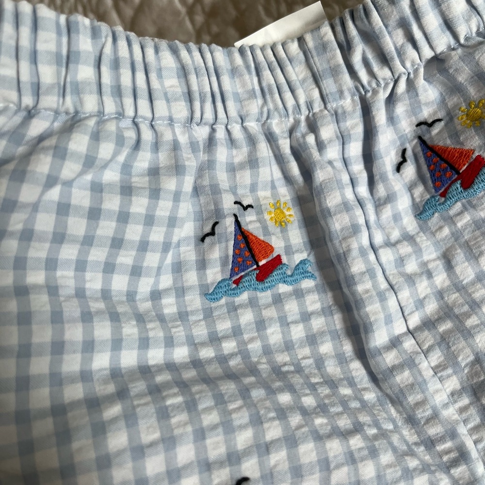 Zuccini seersucker embroidered shorts, size 4T - Picture 3 of 3